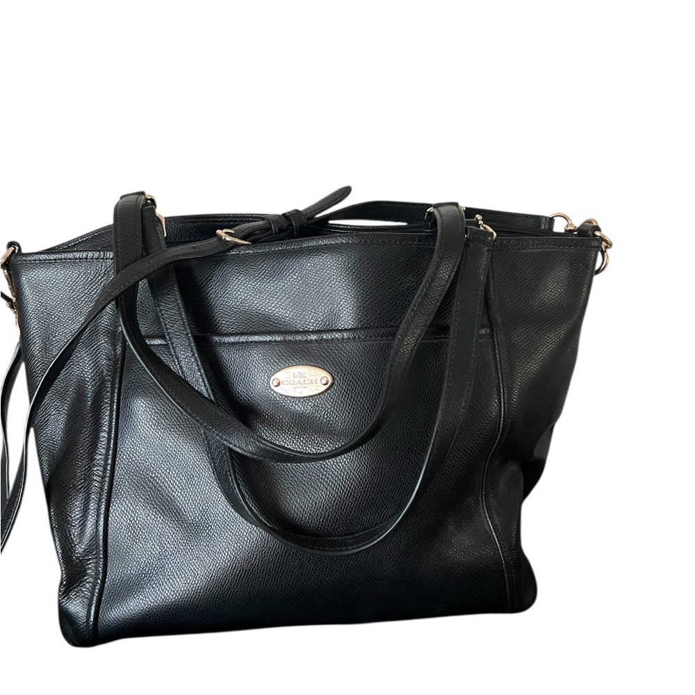 Coach Black Leather Tote Bag Sleek Design